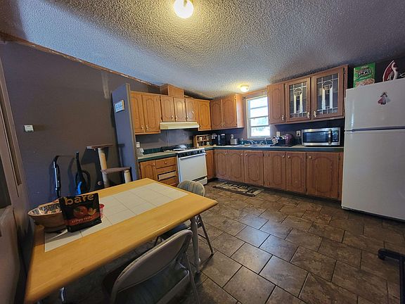 3rd image of 3905 N Fowler Ave