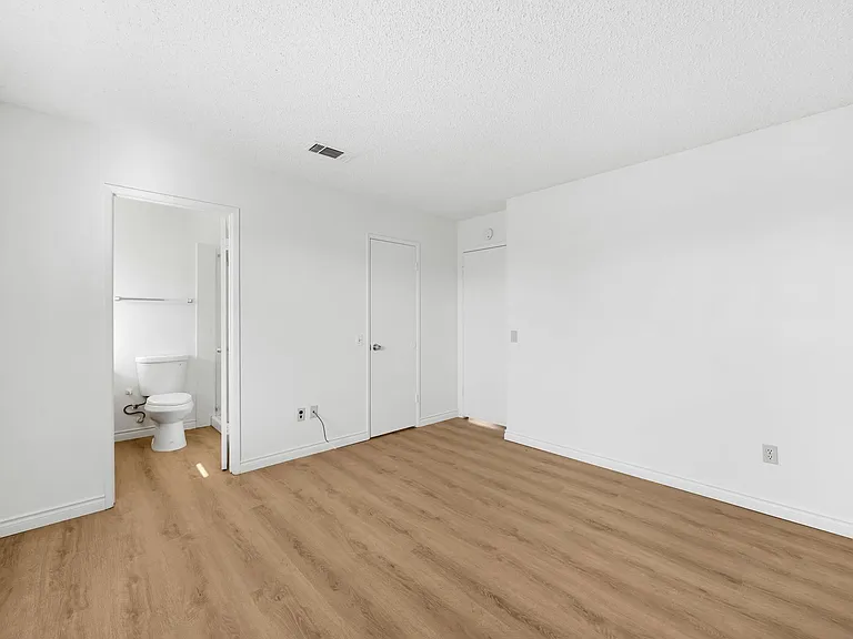 15360 Sequoia St — Photo 9
