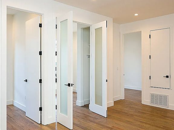 4th image of 1513 Jefferson Ave #2A