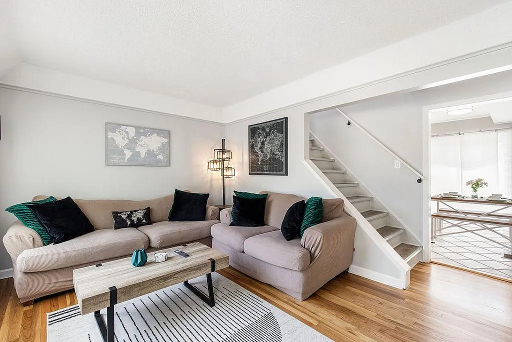 4 bed, 1.5 bath, 1500 sqft, $4,500 — Photo 1