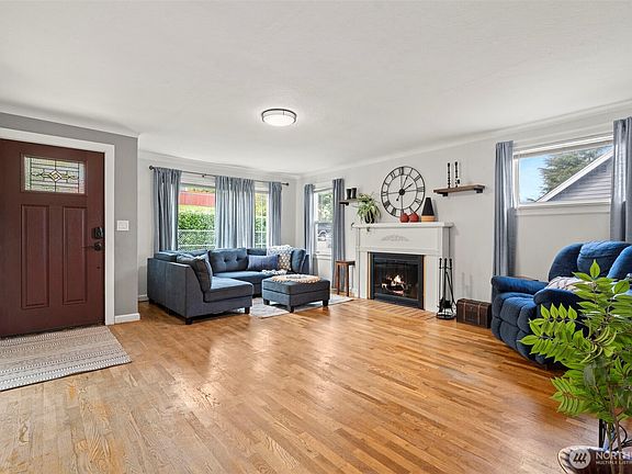 4th image of 1934 N Callow Avenue