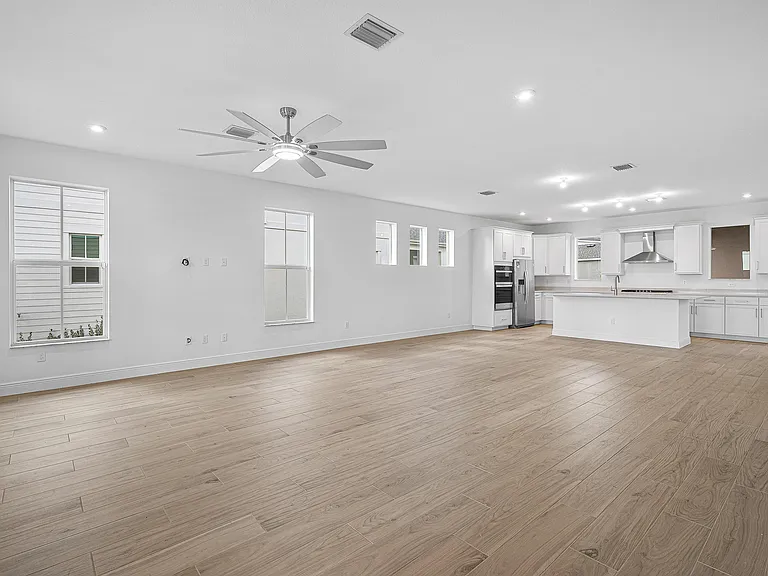 10720 SW Pioneer Pkwy — Photo 51