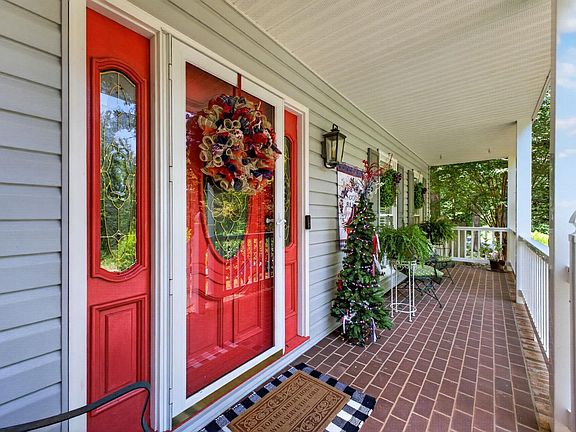 4th image of 31 Wild Cherry Cir