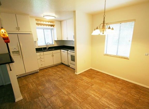 3rd image of 104 Springwood B Cir