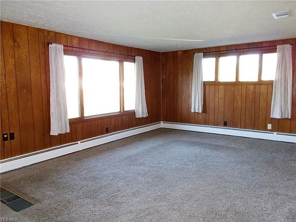 4th image of 1440 Evergreen Dr