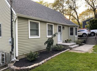 49 Highland Rd, Rocky Point, NY 11778