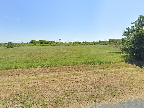 2nd image of 1020 Johnson Rd