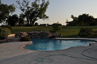 1st image of 404 Seneca Dr