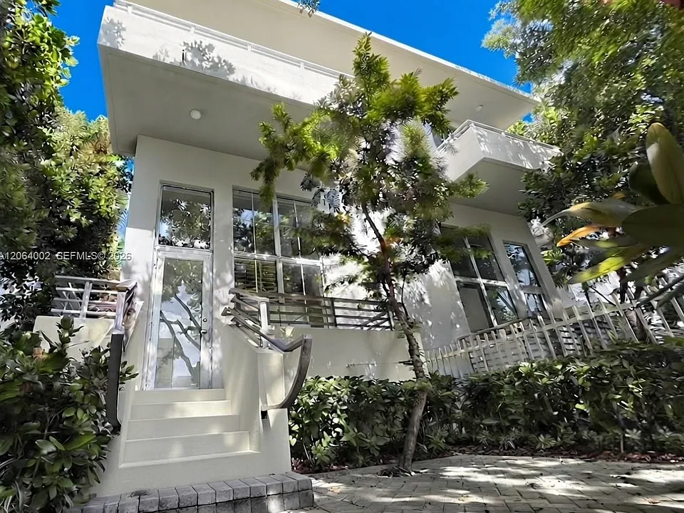 928 Pennsylvania Ave #1