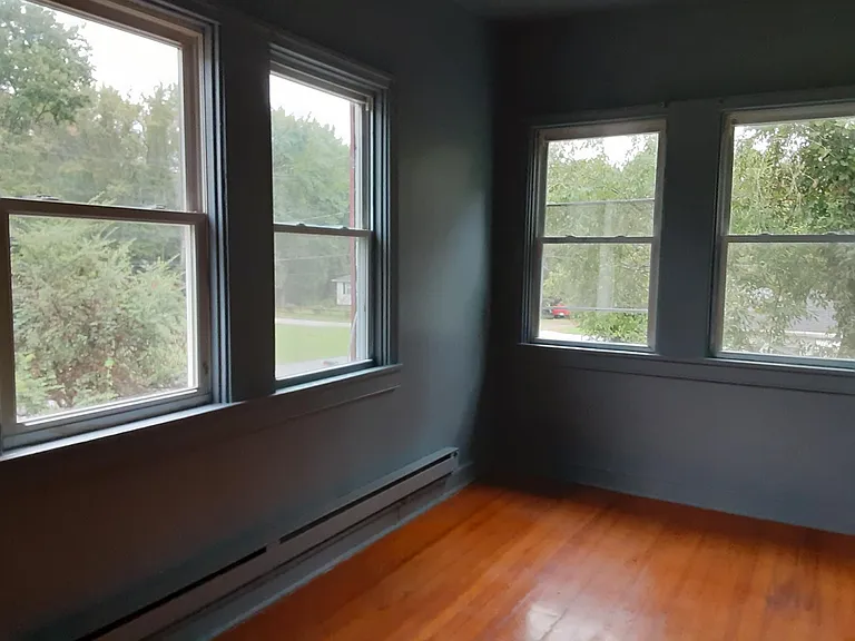 20503 Southlawn Ave #B — Photo 4
