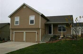 1st image of 3004 SW Silverspur Ln