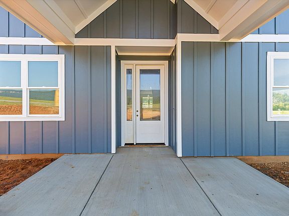 3rd image of 138 Pinnacle Point Ln