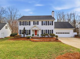 1000 New Hampshire Dr, Jamestown, NC 27282