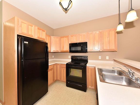 2nd image of 2074 Pine Ridge COURT #G