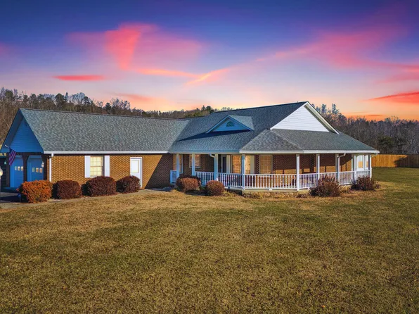 1239 Shorevue Cir, Hardy, VA 24101