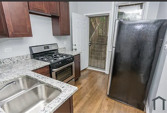 2 bed, $1,686 — Photo 1