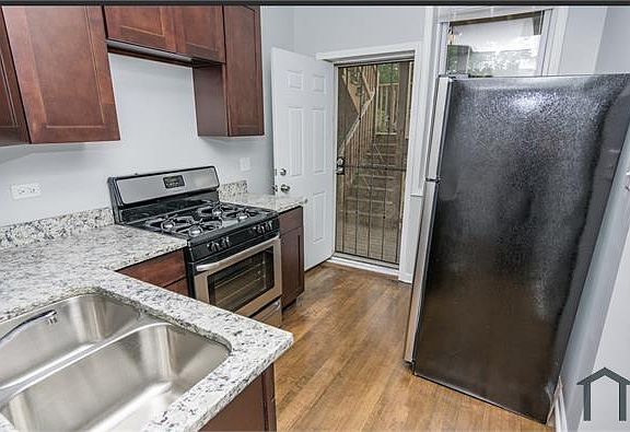 4th image of 125 E 71st St #3