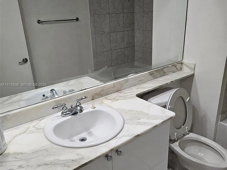 2775 Ne St #187 — Photo 13