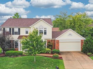 325 Wildberry Ln, Saint Charles, MO