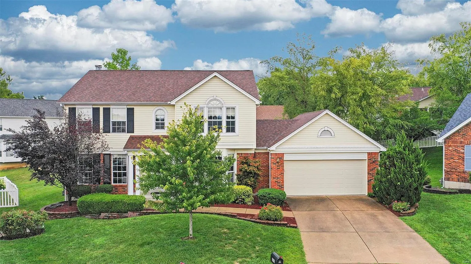 325 Wildberry Ln photo 1