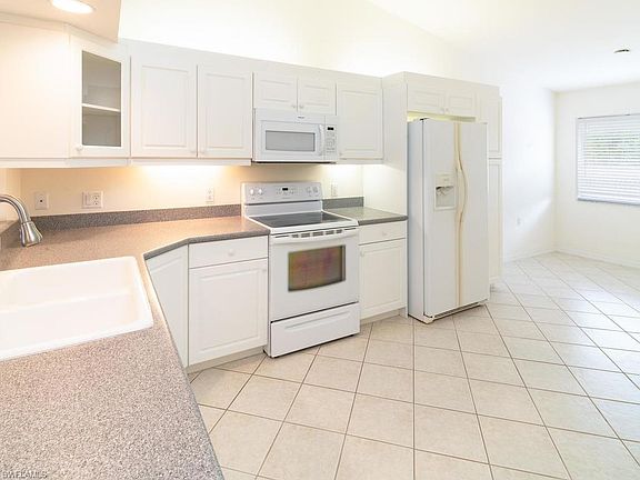 4th image of 2373 Hidden Lake Ct APT 8