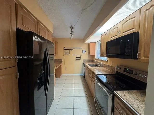 Keys Gate Condo No Six — Photo 4