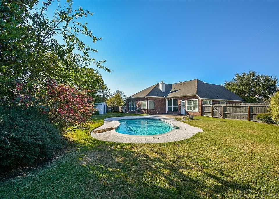 1st image of 17603 Magnolia Cir