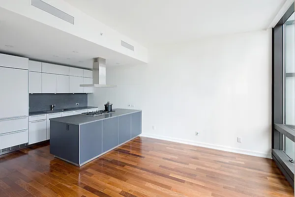 101 Warren Street — Photo 3