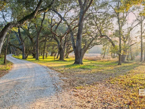 13285 Martin Ln, Fairhope, AL 36532