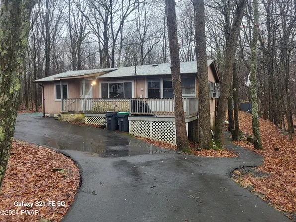 150 Heather Hill Rd, Dingmans Ferry, PA 18328