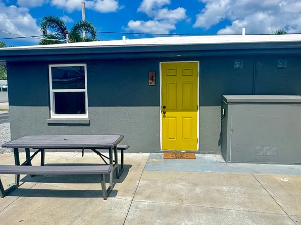 Summerwood Apartments, 3412 Clarinda St Lot 4, Sarasota, FL 34239