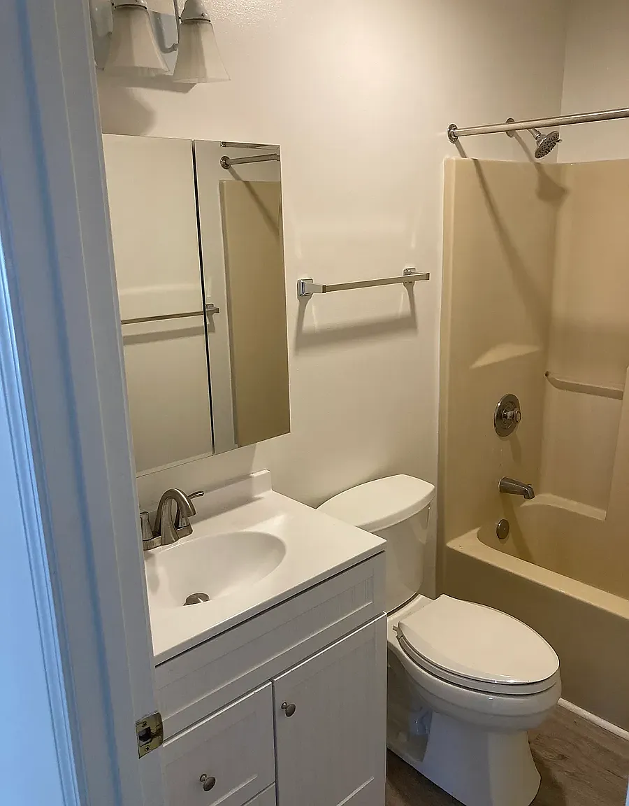 3 bed, 1250 sqft, $675 — Photo 4