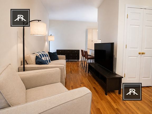 4th image of 1865 Commonwealth Ave #5