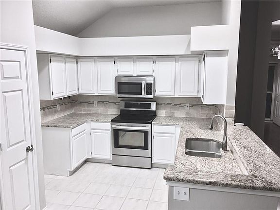 2nd image of 3316 Steamboat Dr