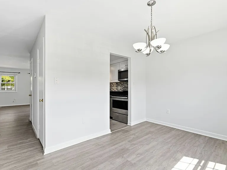 9178 Laurelwood Ct — Photo 8