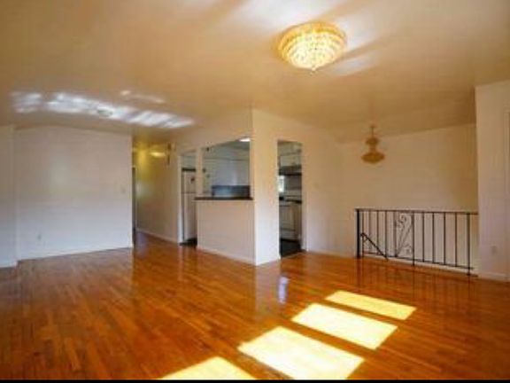 5th image of 1623 200th St #2FL