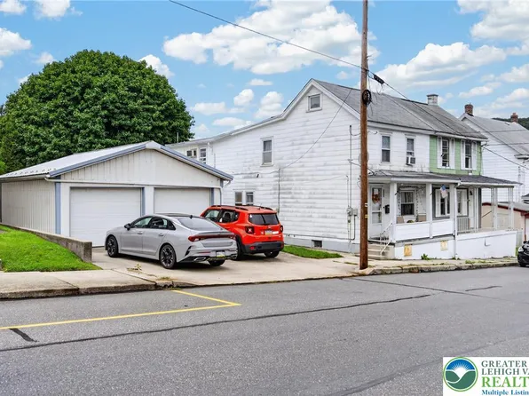124 1st St, Coaldale, PA 18218