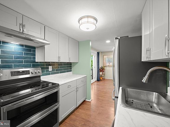 3rd image of 6547 Overheart Ln