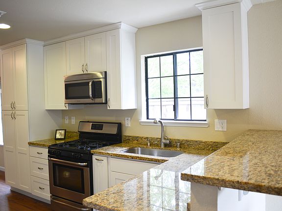 4th image of 1664 Creekview Cir