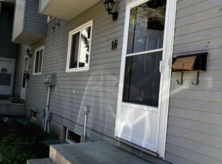 1415 62nd St NW, Edmonton, AB T6L4K1