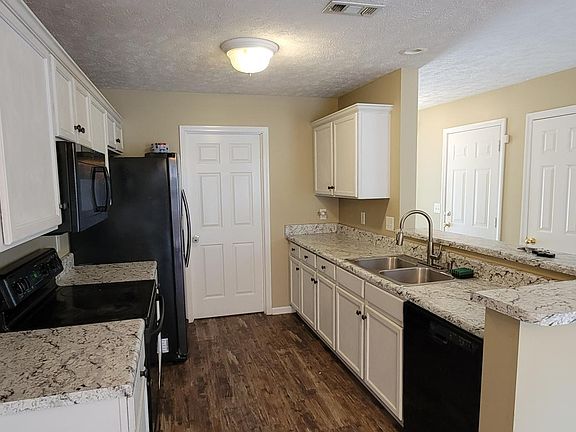 4th image of 732 General Barksdale Dr