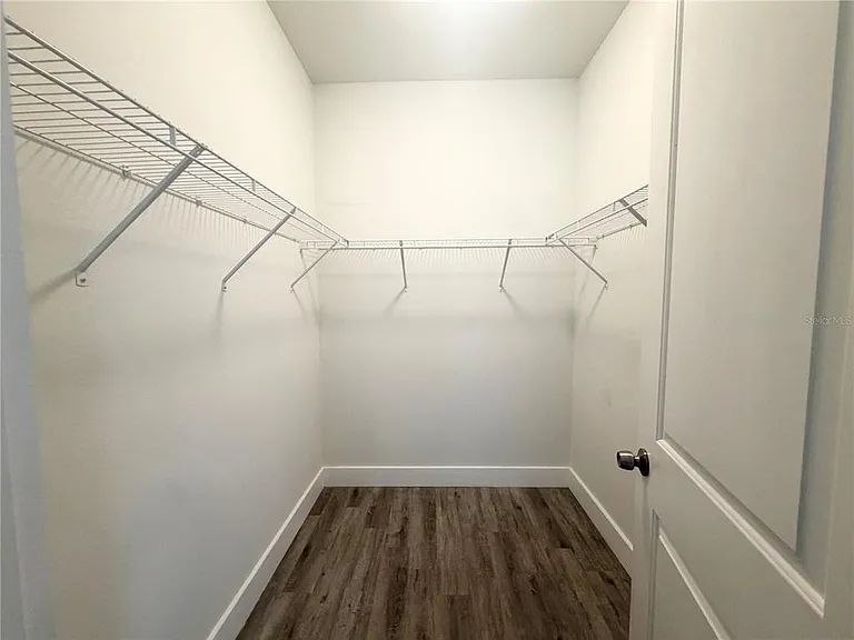 2125 W Saint Joseph St — Photo 14