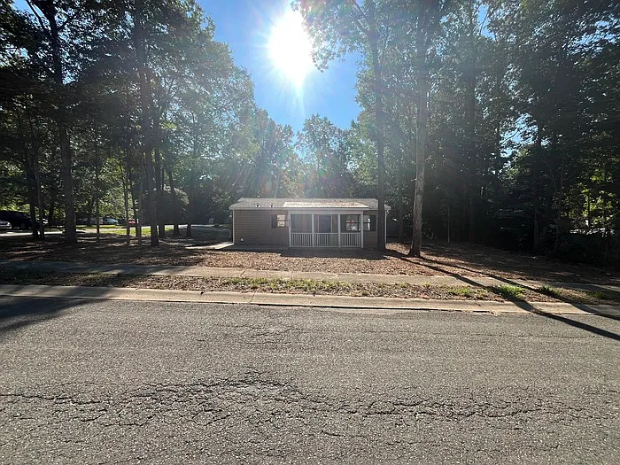 2 bed, 1.0 bath, 960 sqft, $1,600 — Photo 1