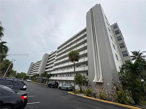 1075 NE Miami Gardens Dr #211 Photo 1