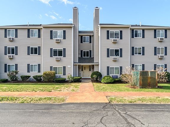 2nd image of 4 Erick Rd APT 96
