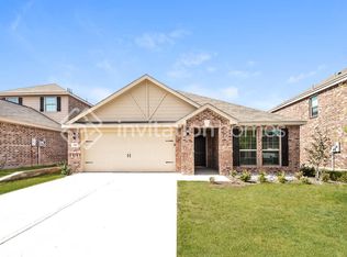 141 Magnolia Dr, Sanger, TX 76266