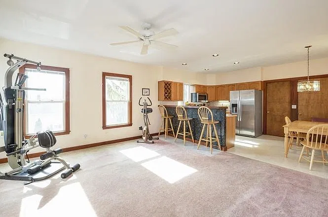 3 bed, 1500 sqft, $3,400 — Photo 2