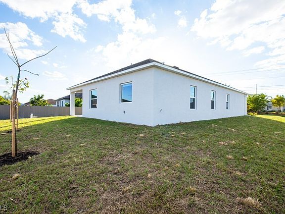 4th image of 2119 NE Juanita Place Cpe