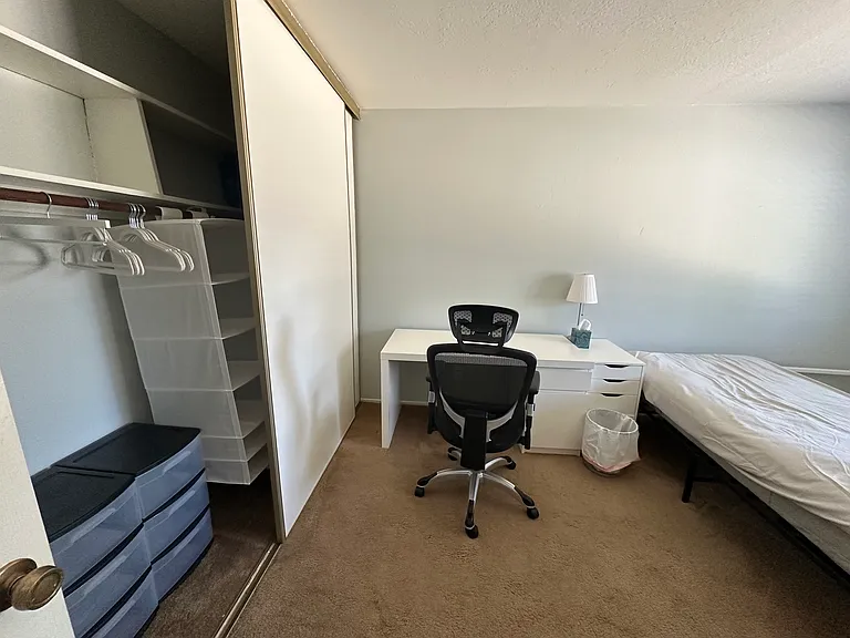 128 Castillion Ter — Photo 13