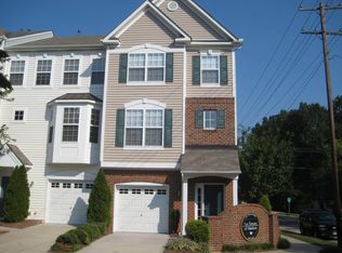 102 Madison Square Ln, Cary, NC 27513